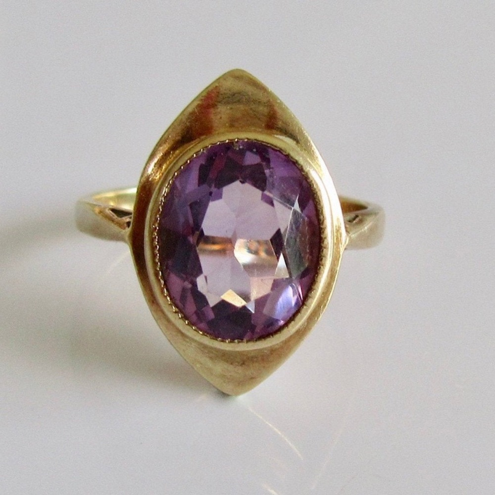 Vintage Oval Amethyst Solitaire Ring 💜